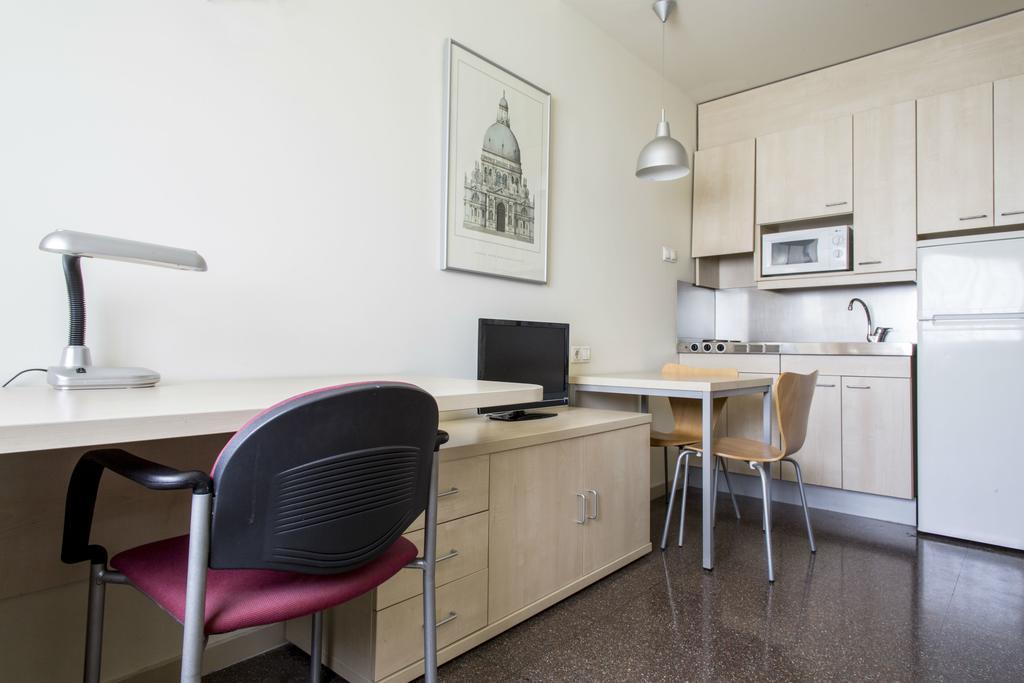 Residencia Universitaria Resa Los Abedules Παμπλόνα Εξωτερικό φωτογραφία